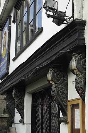 Brackets on the Saracen's Head Brackets on the Saracen's Head